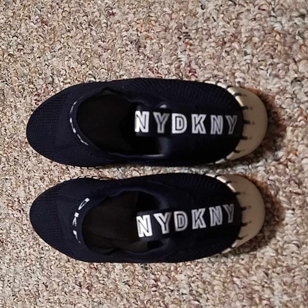 DKNY Shoes. - Picture 7 of 10